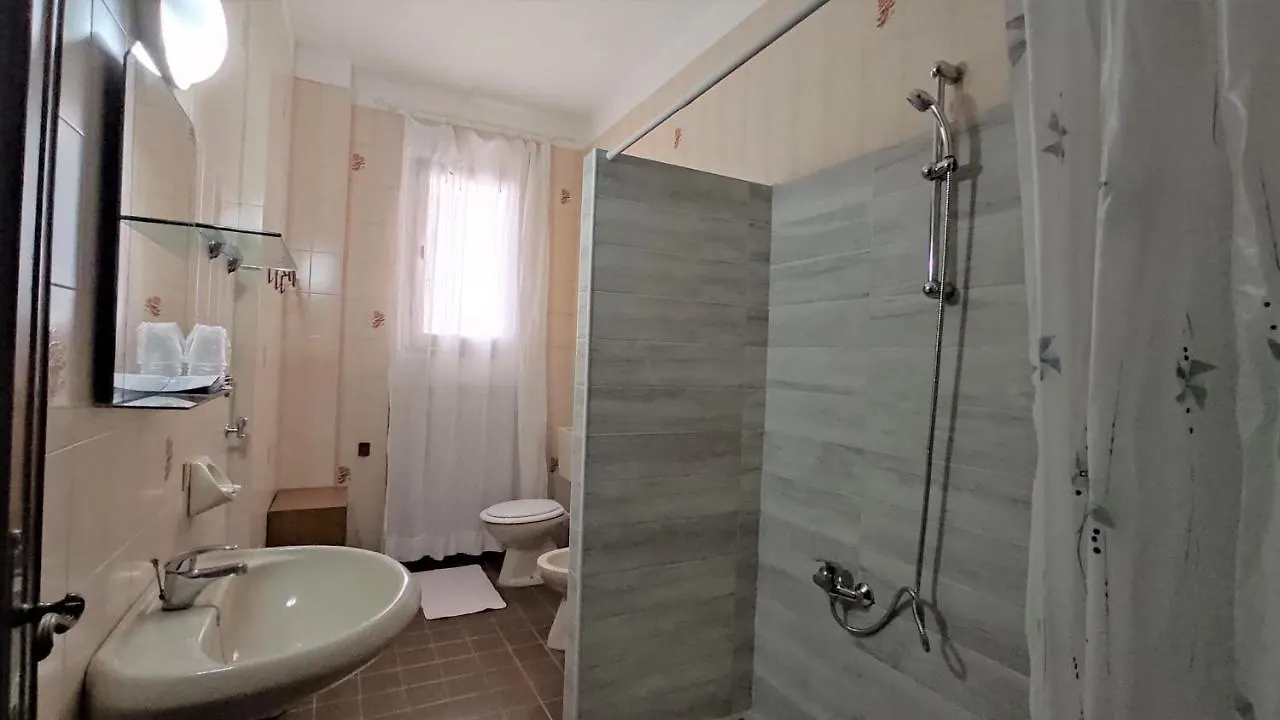 ***  Hotel De Amicis Riccione Italien