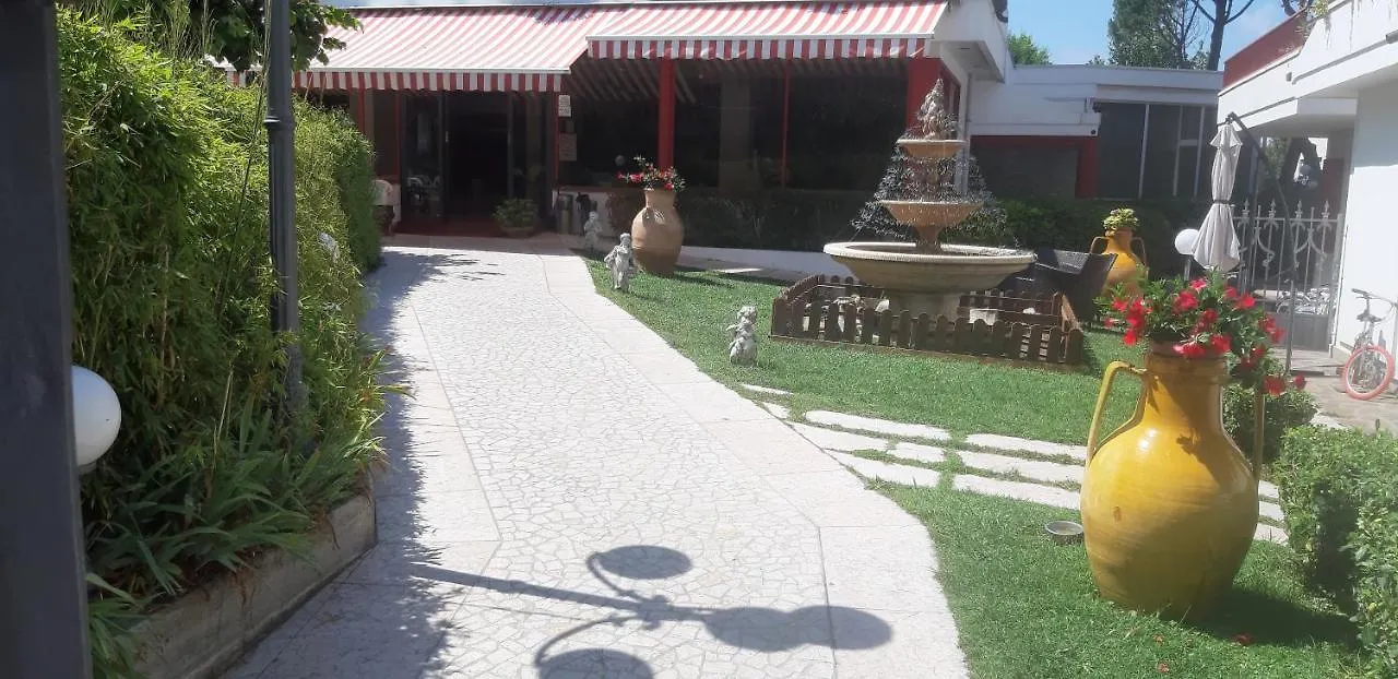 Hotel De Amicis Riccione 3*,  Włochy