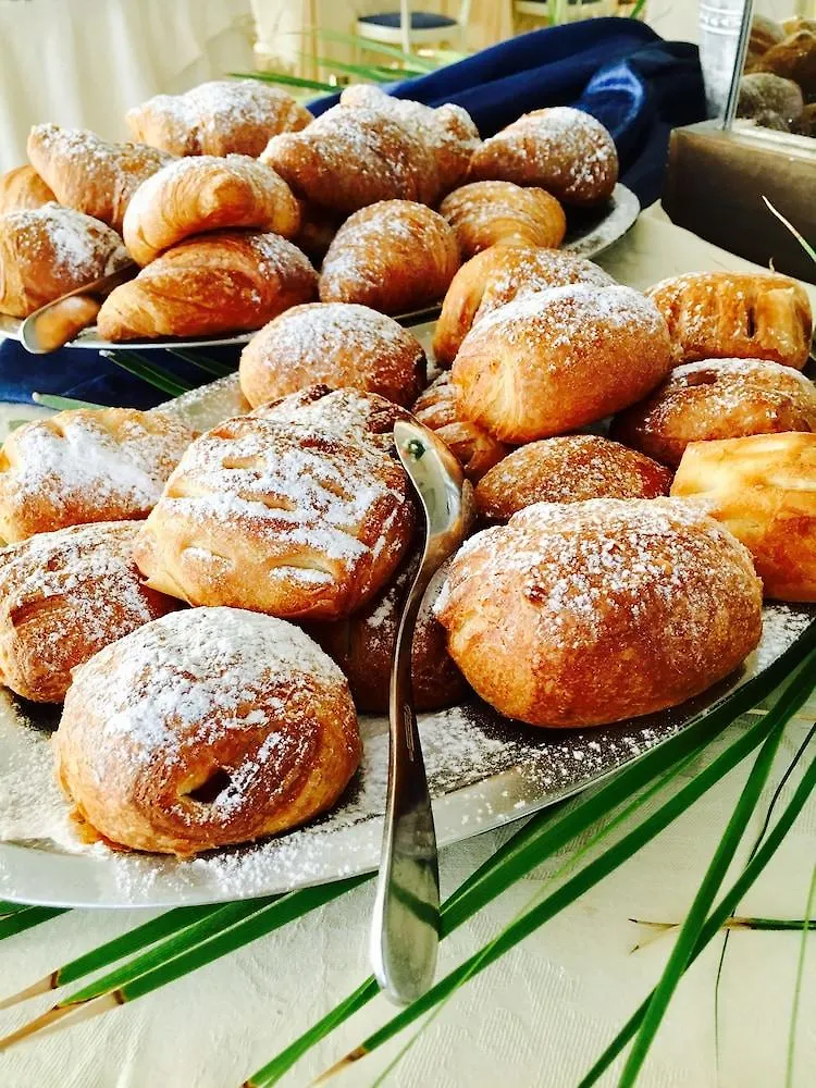 ***  Hotel De Amicis Riccione Italien